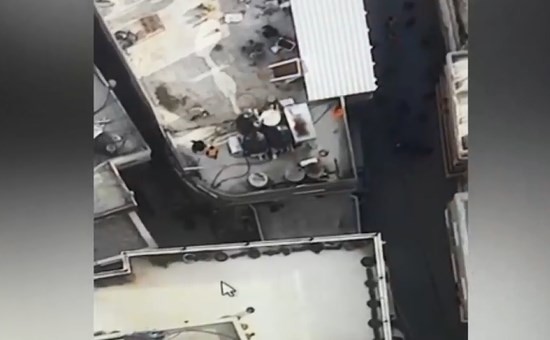 תיעוד: חובש הסהר האדום מיידה אבנים לעבר כוחותינו