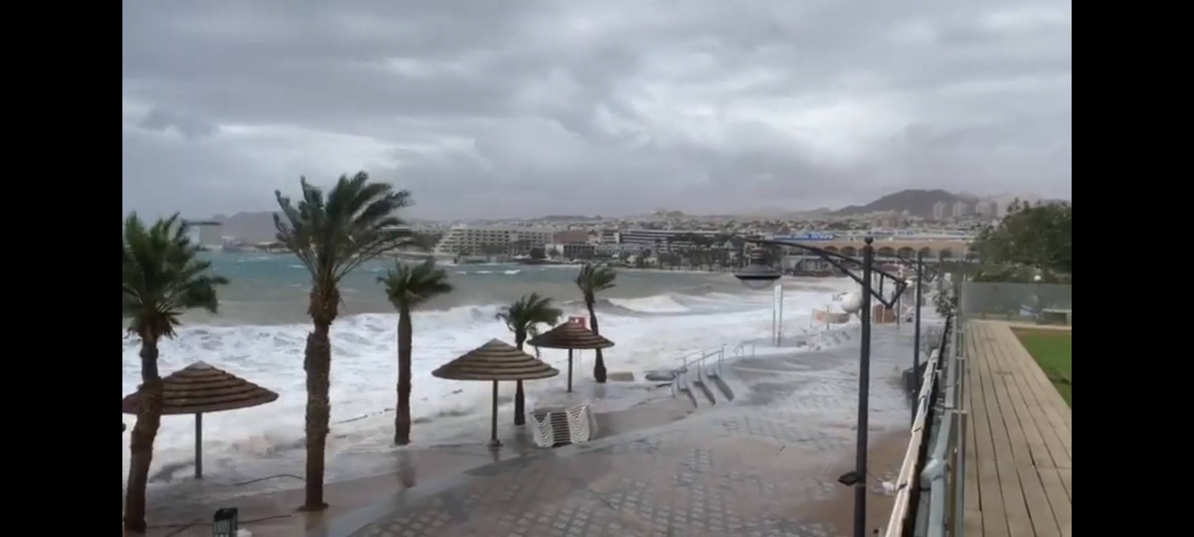 הטיילת באילת מעולם לא הייתה סוערת יותר - צפו בתיעוד המיוחד