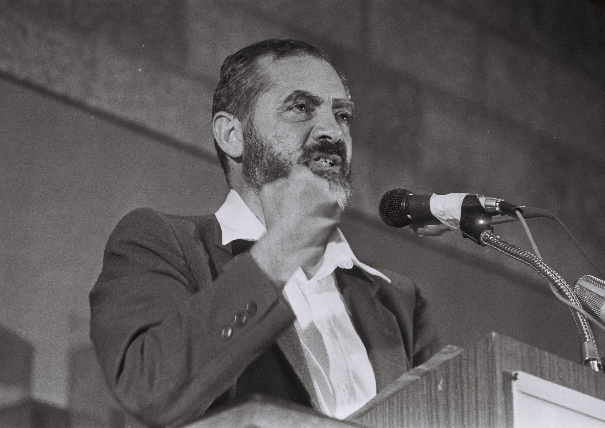 מאות משתתפים באזכרה לרב כהנא