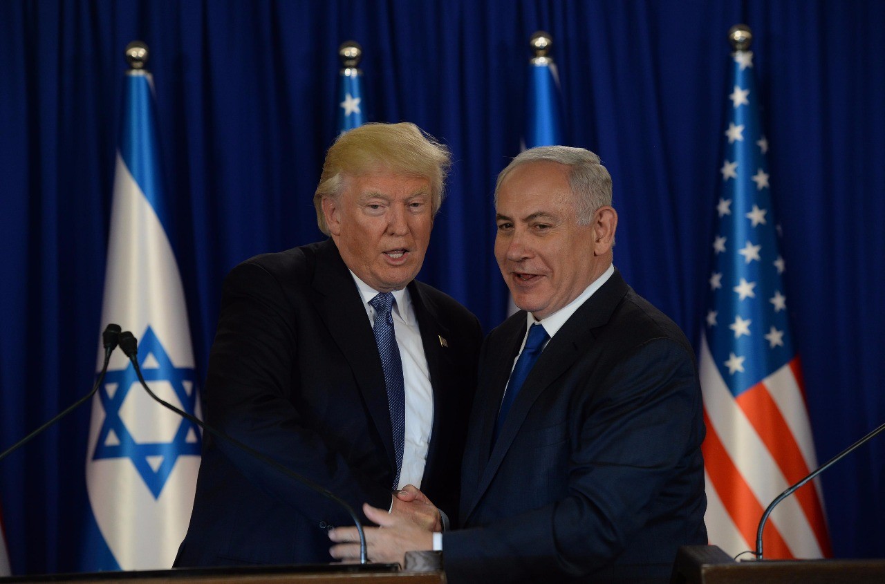 לראשונה: טראמפ ישתף את נתניהו בפרטים מעסקת המאה