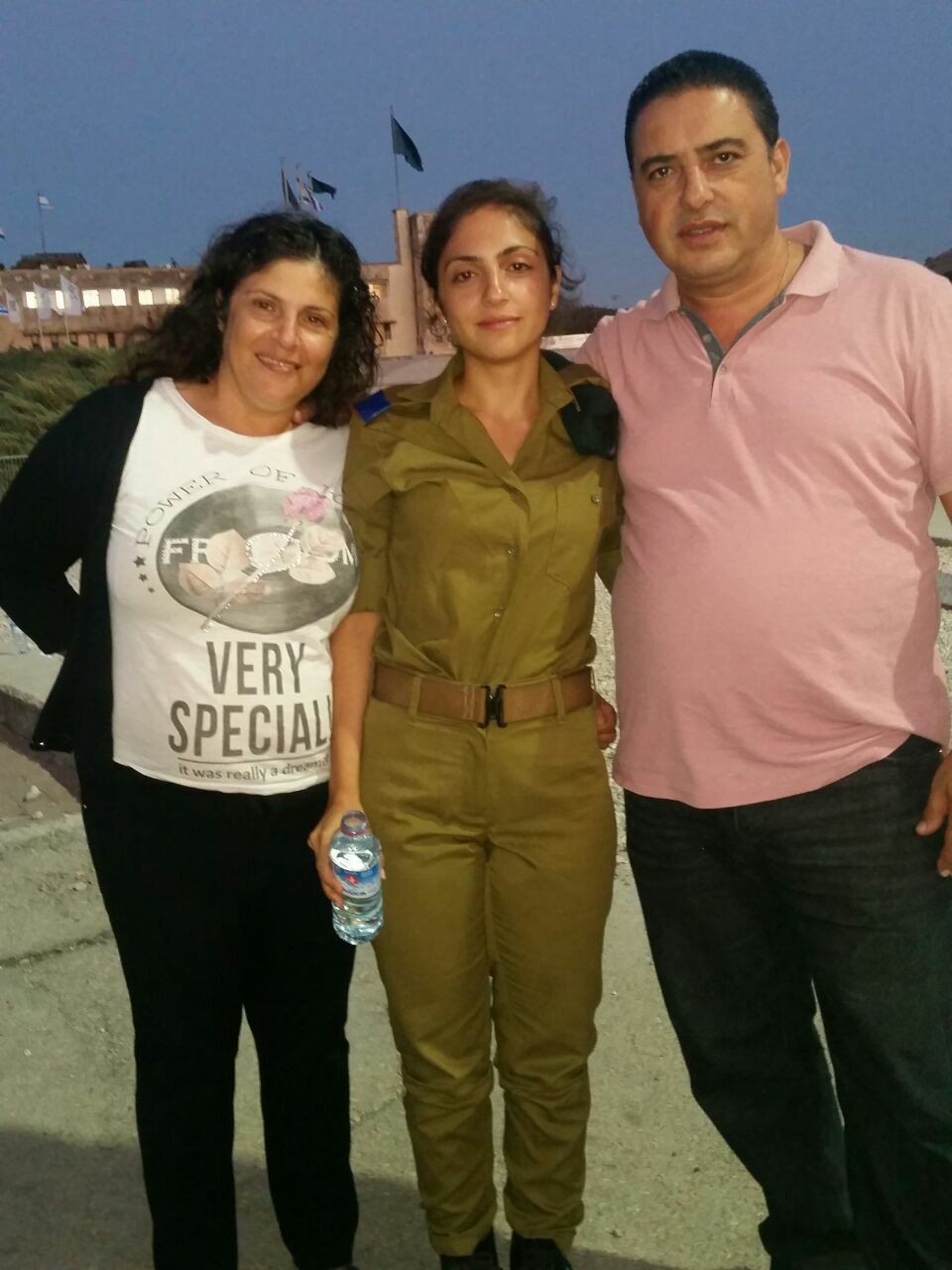 בוגי יעלון לאם שכולה - "תכבדי את כבוד החללים, הם אינם כלי פוליטי"