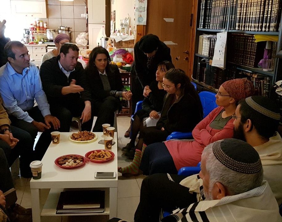 שקד: "לאשר כבר ביום ראשון את הסדרת חוות גלעד"