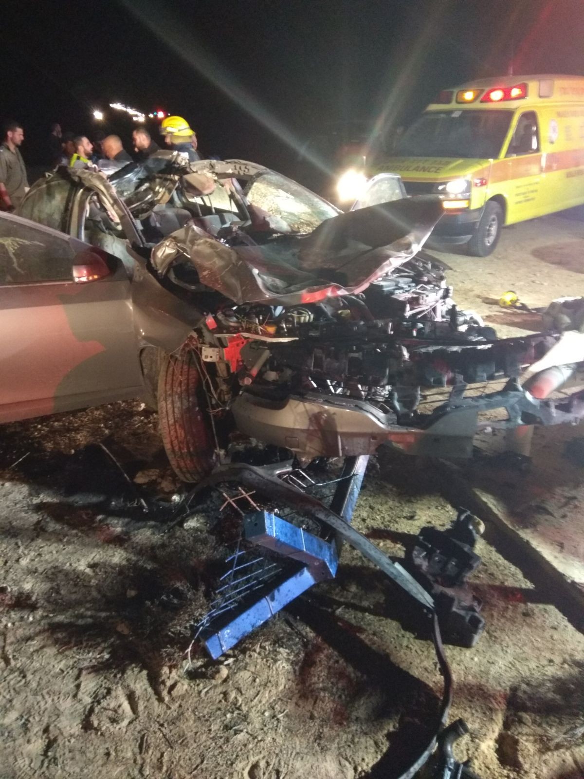 הרוג וארבעה פצועים בהתנגשות רכב בגמל בדרום