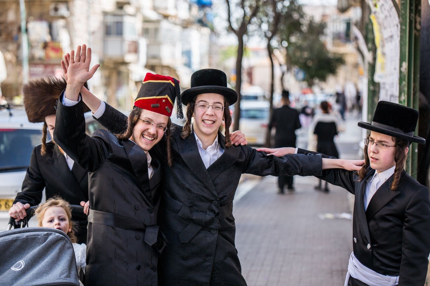 פורים בבירה: תמונות מרהיבות מחגיגות פורים דפרזות בירושלים