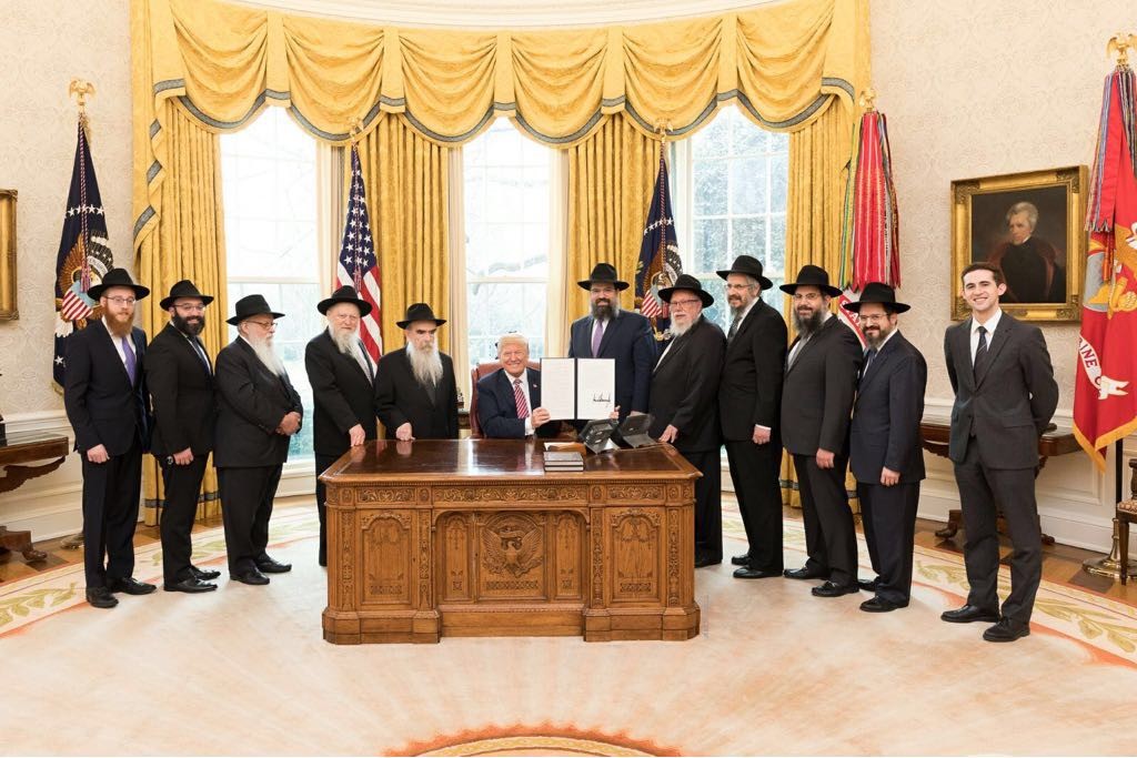 ומי חיבר בין דונלד טראמפ לנפתלי בנט? הרבי מלובביץ'