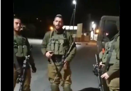 חזק וברוך: צפו בכוחותינו נושאים תפילה לפני מעצר מחבלים