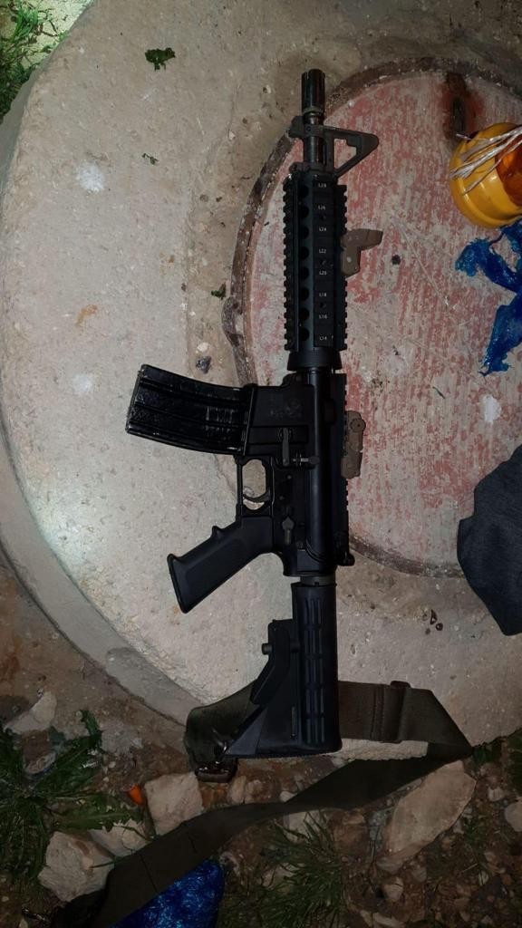 כוחותינו תפסו נשק מסוג M-16 סמוך לתקוע