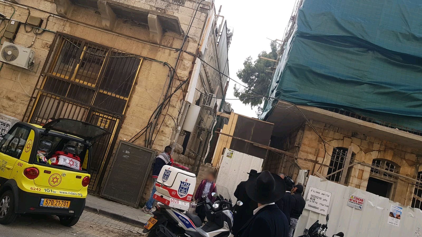 באמצע הלימודים: מוט ברזל נפל מאתר בנייה על ראש תלמידה
