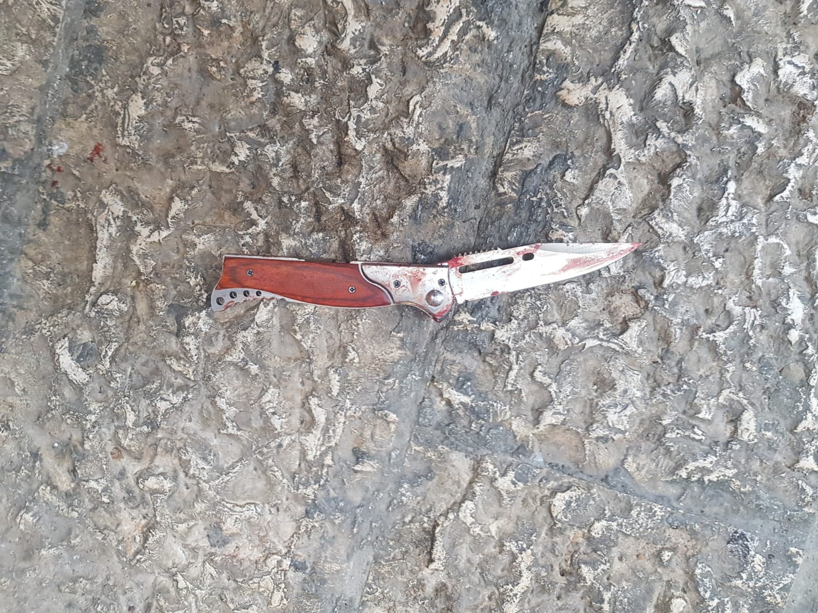 גבר כבן 30 נדקר ונפצע קשה בתל אביב