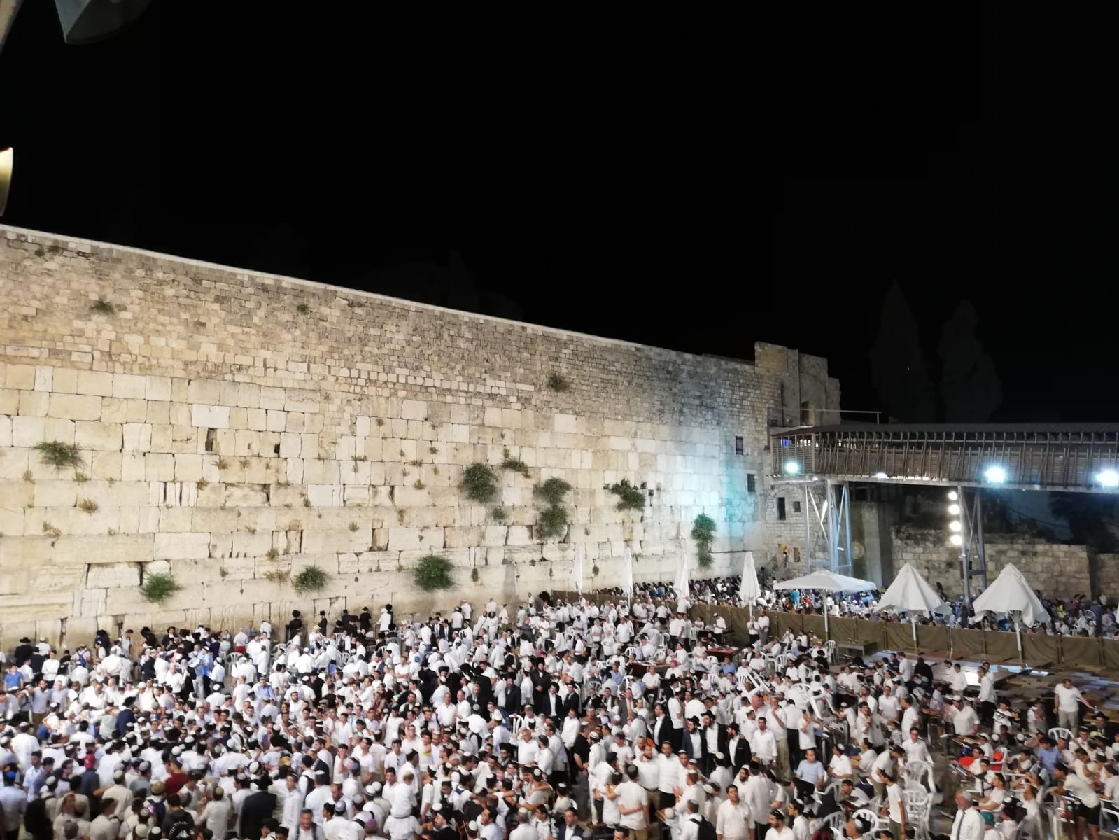 צפו: חגיגות יום ירושלים בכותל