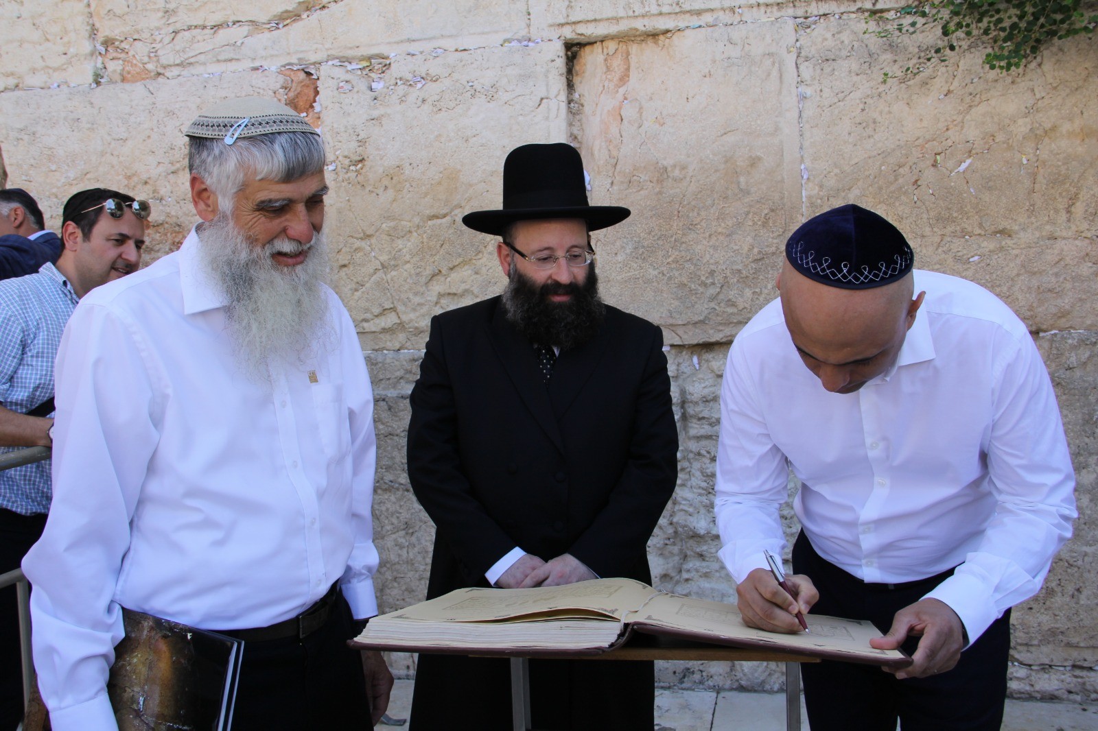 הכותל: ביקור ראשון של שר בריטי מזה 19 שנים