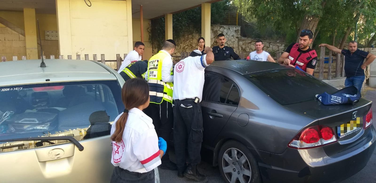 אופקים: חולץ ילד שננעל ברכב