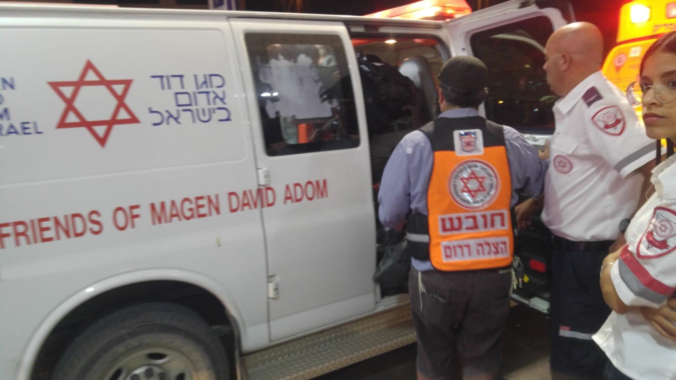ירושלים: הולך רגל שנפגע מרכב פונה במצב בינוני לבית החולים הדסה עין כרם