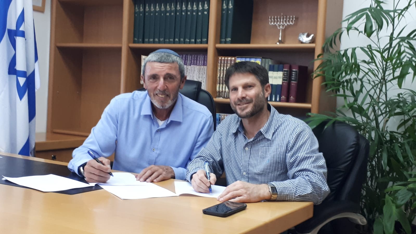 סקר ישראל היום: רשימת איחוד בציונות הדתית תקבל 11 מנדטים