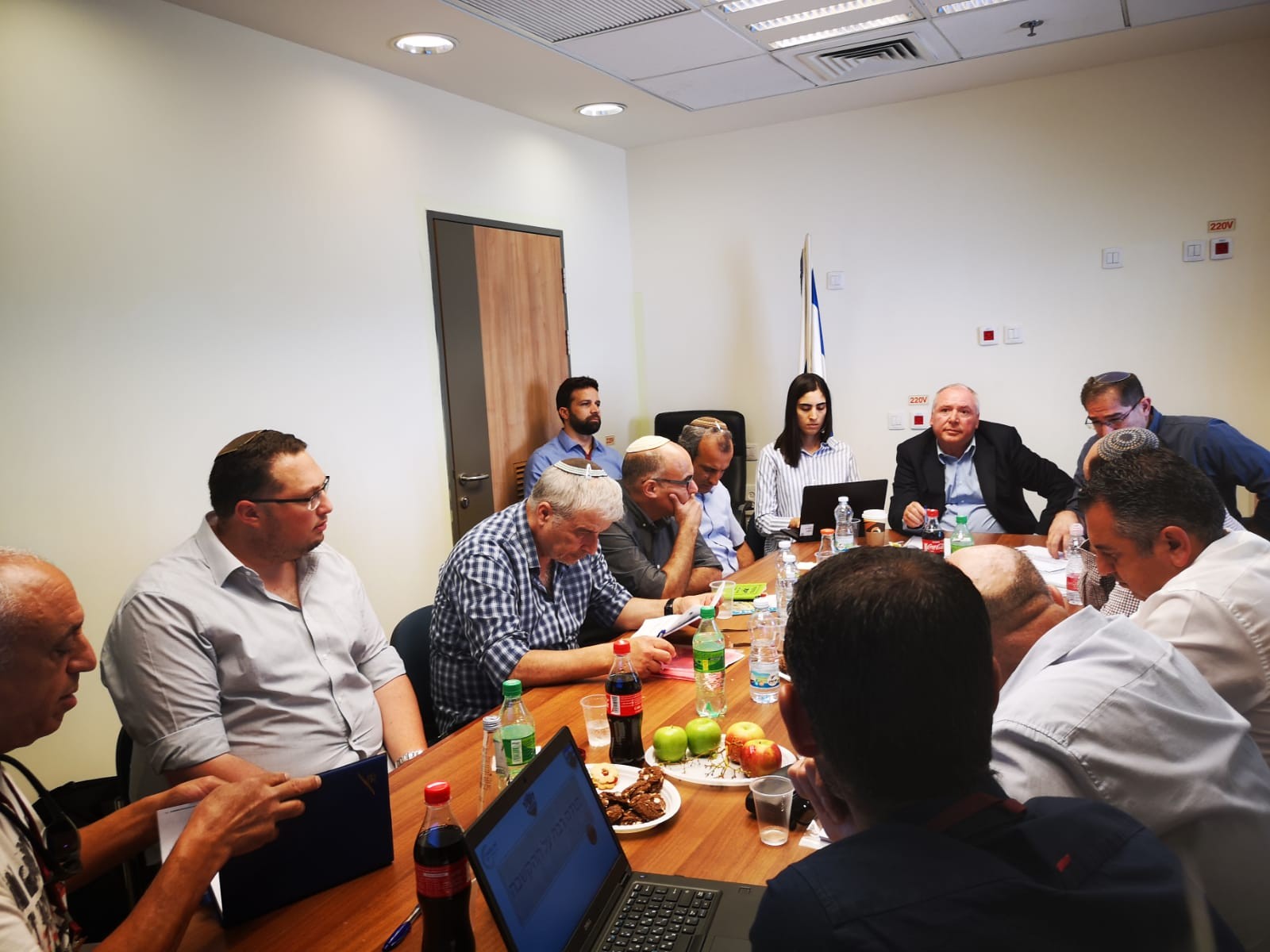 אמסלם מודה: יש אפליה בשירותי התקשורת ביו"ש