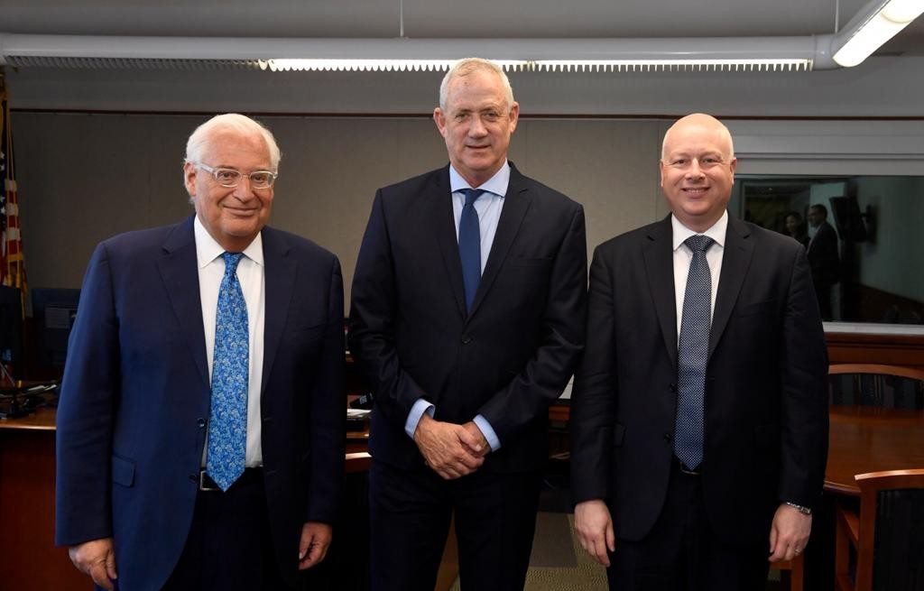 גנץ נפגש עם שגריר ארה"ב ועם שליח טראמפ למזרח התיכון