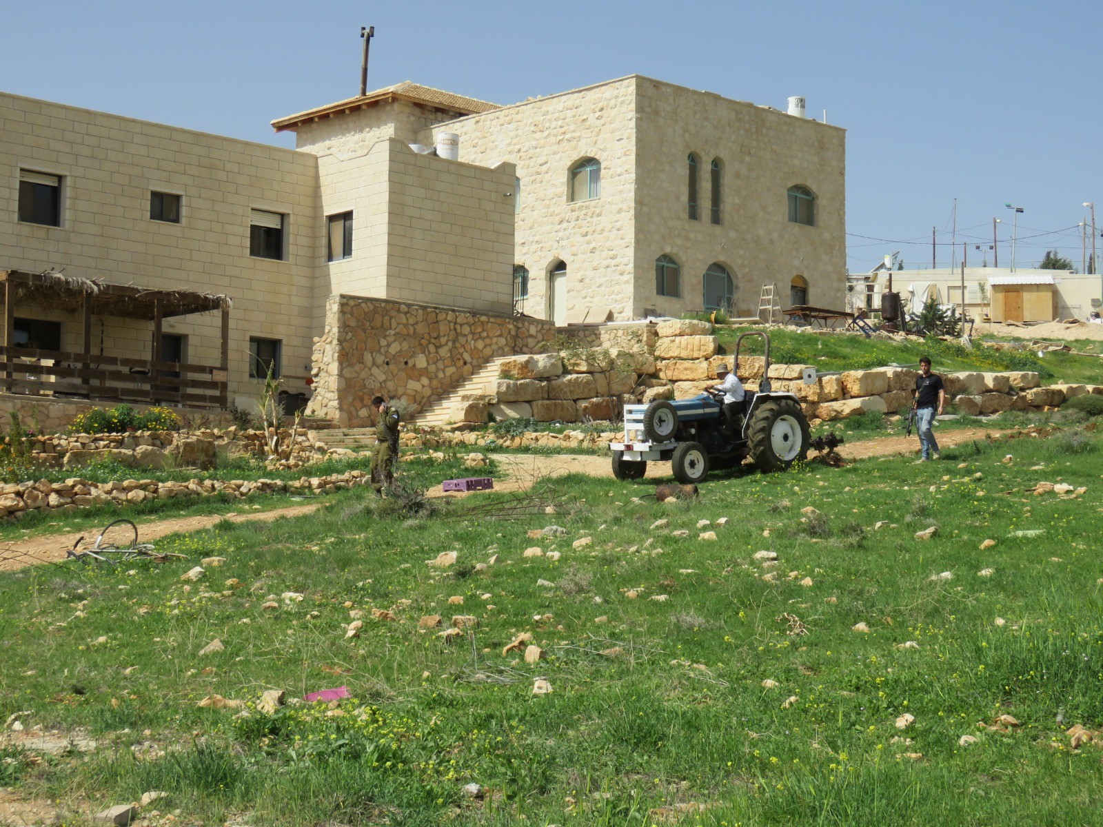 ללא בקרה,ללא פיקוח: ההשתלטות הערבית על שטחים בגוש עציון נמשכת