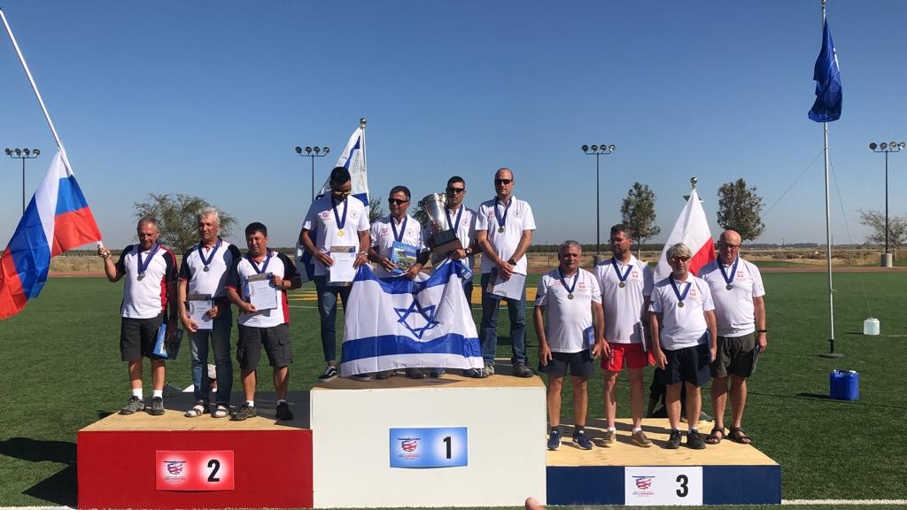אלופים גם בשמיים