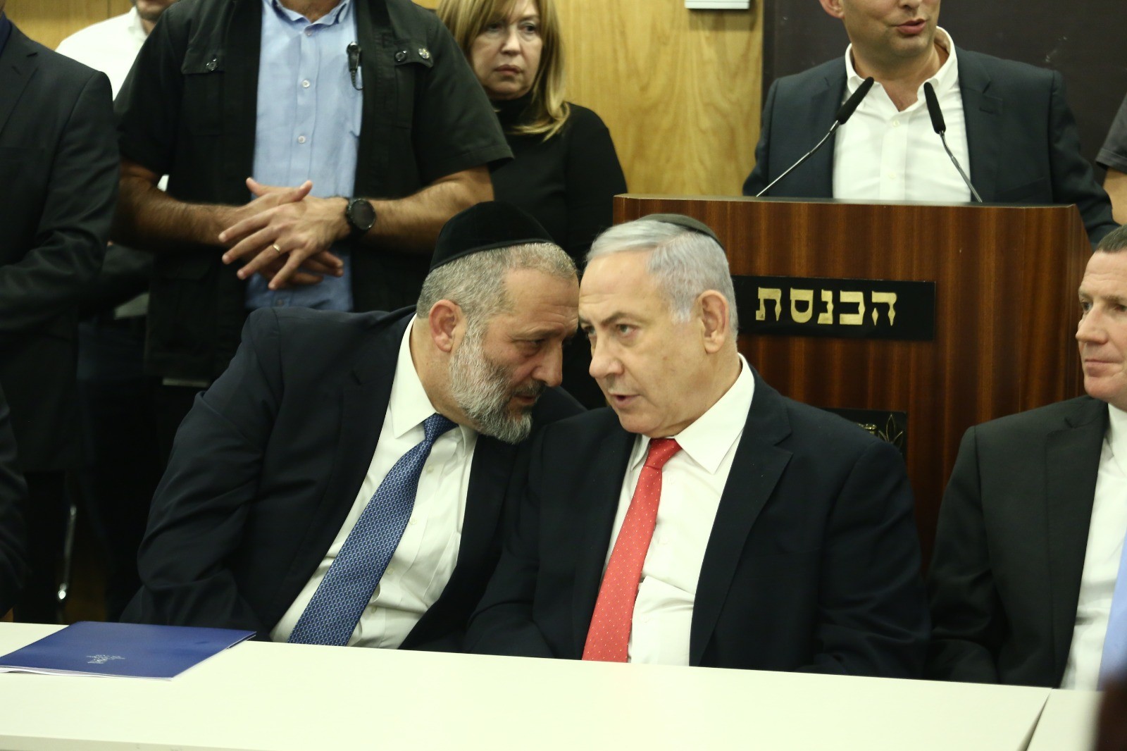 ש"ס לנתניהו: "חזק ואמץ, אל תערוץ ואל תחת"