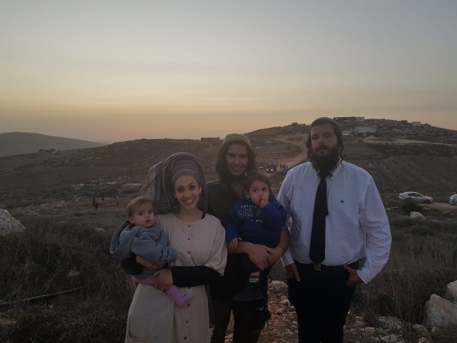 נריה זארוג חוזר לביתו ביצהר - צפו בחגיגות