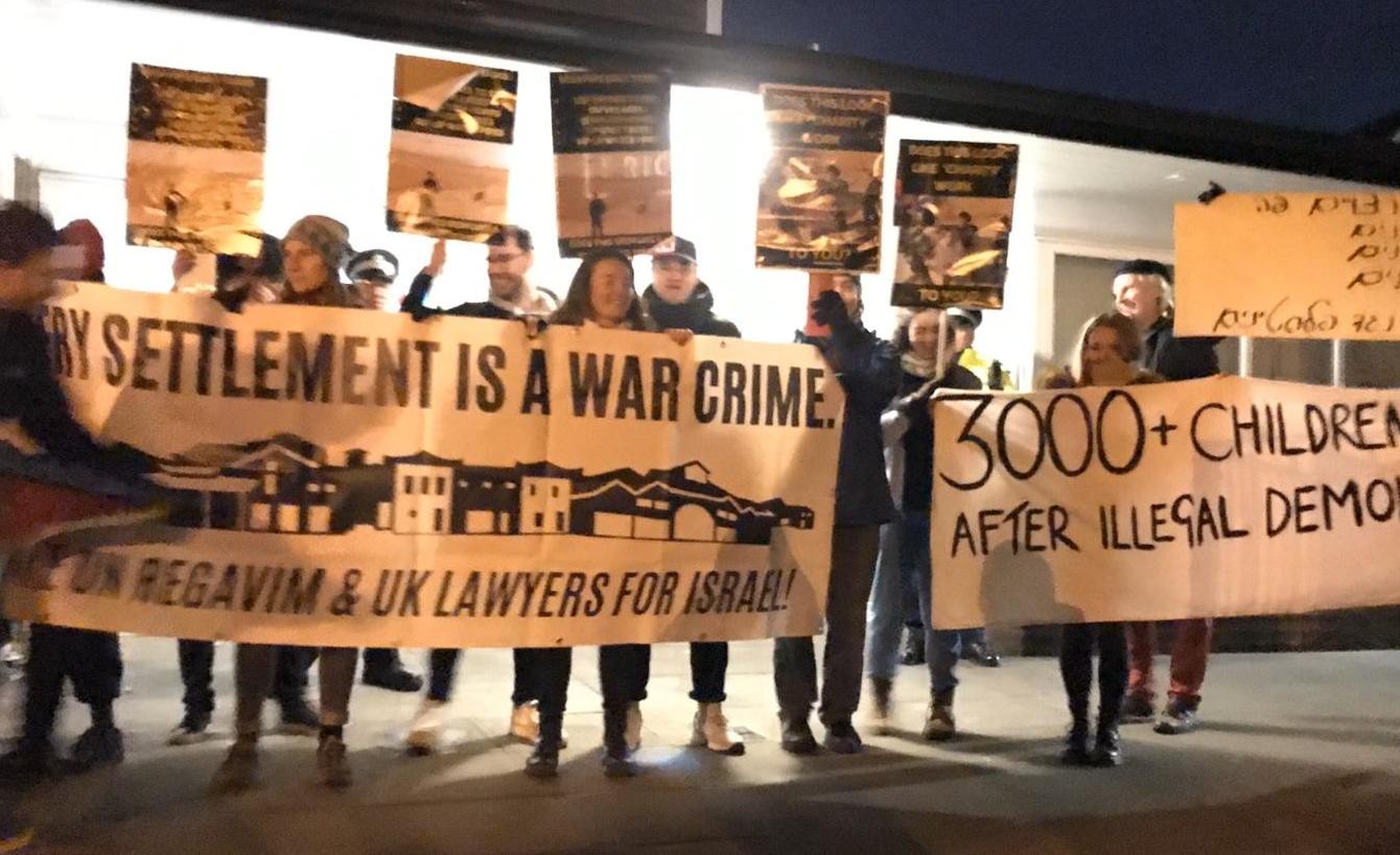 המשטרה הבריטית הרחיקה פעילי BDS שהתפרעו בהרצאת רגבים