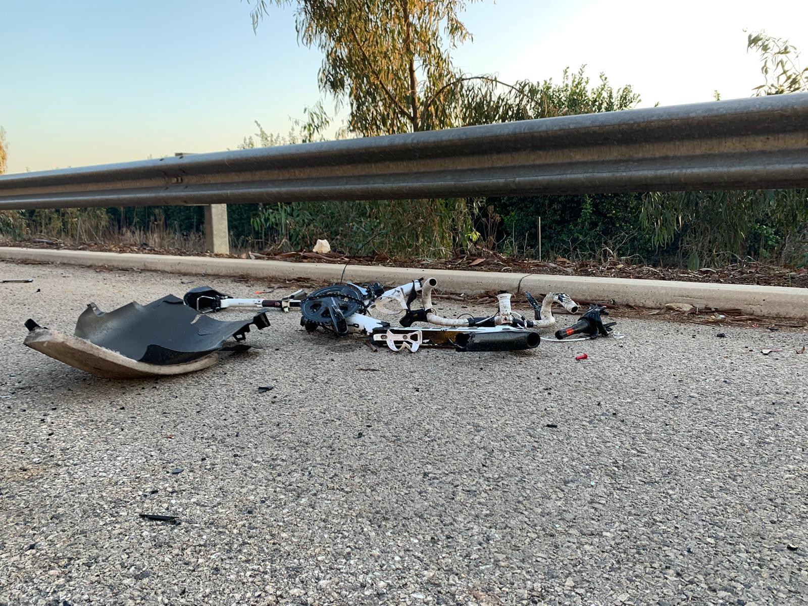 רכב פגע בשני רוכבי אופנים, מותם נקבע במקום