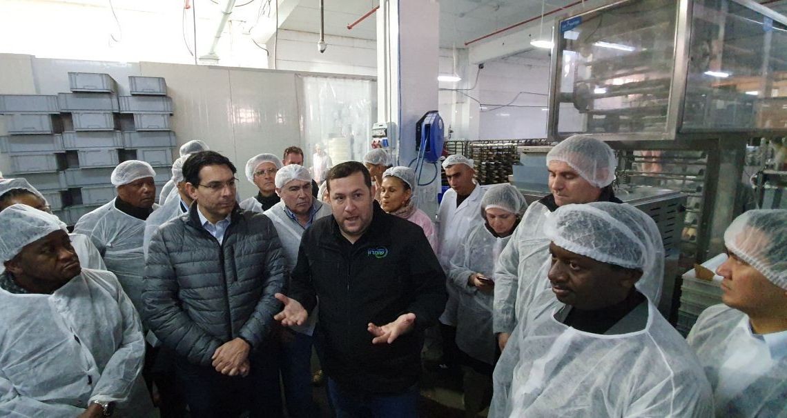 שגרירי או"ם מרחבי העולם הגיעו לסיור בשומרון ; השגריר דנון: ביקור בעל השפעה רבה על השגרירים