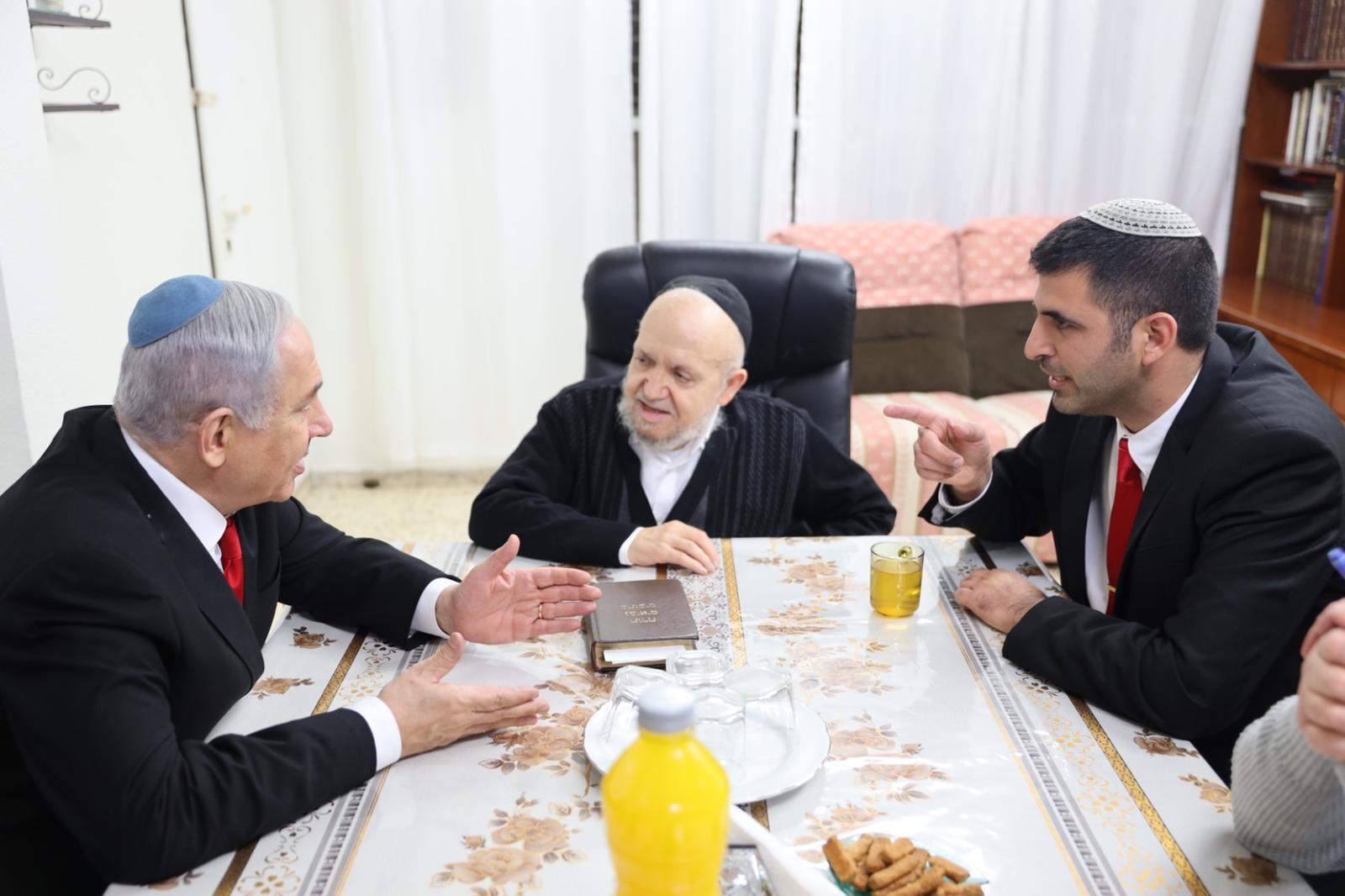 מכתב התמיכה של הרב מאזוז ברה"מ: "אין חכם כבעל ניסיון"