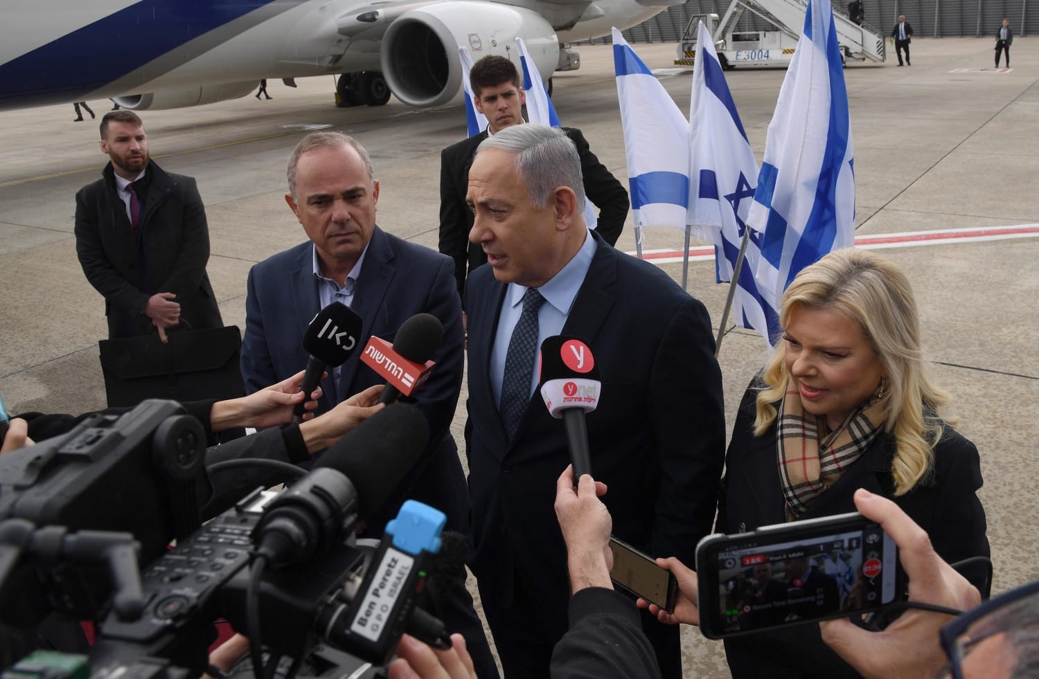 תזמון גרוע: פוסט מחאה של עובדי השגרירות ביוון
