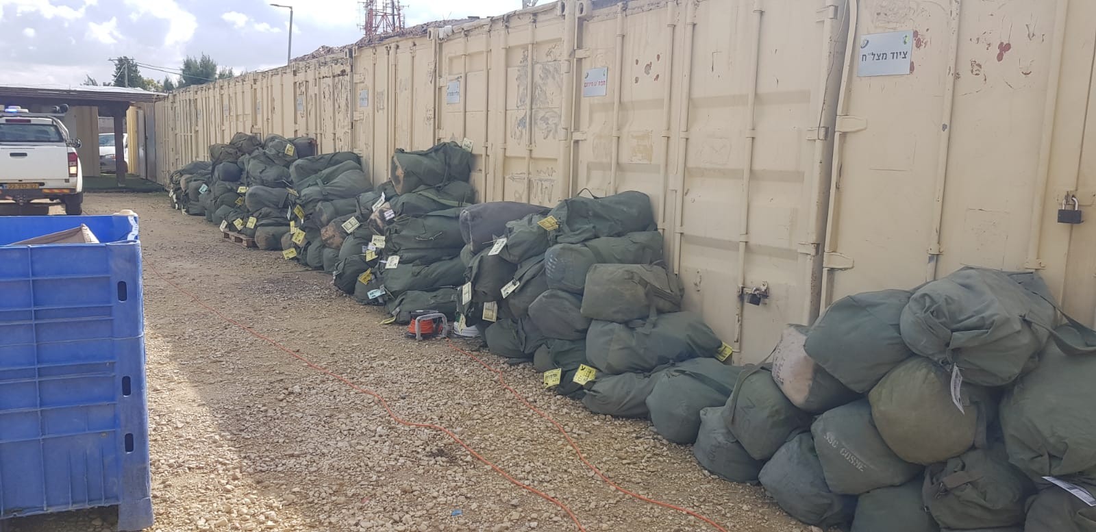 כמחאה נגד שר הביטחון: רבש"צים בעוטף עזה החזירו את הציוד הצבאי