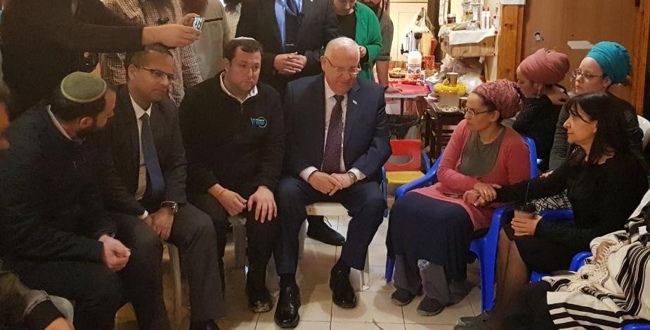 שנתיים לרצח הרב שבח, אלמנתו עדיין ללא חשמל ומים