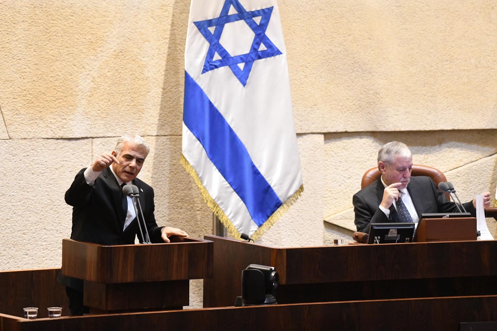 לפיד: זה כבר לא ממשלה ולא קואליציה