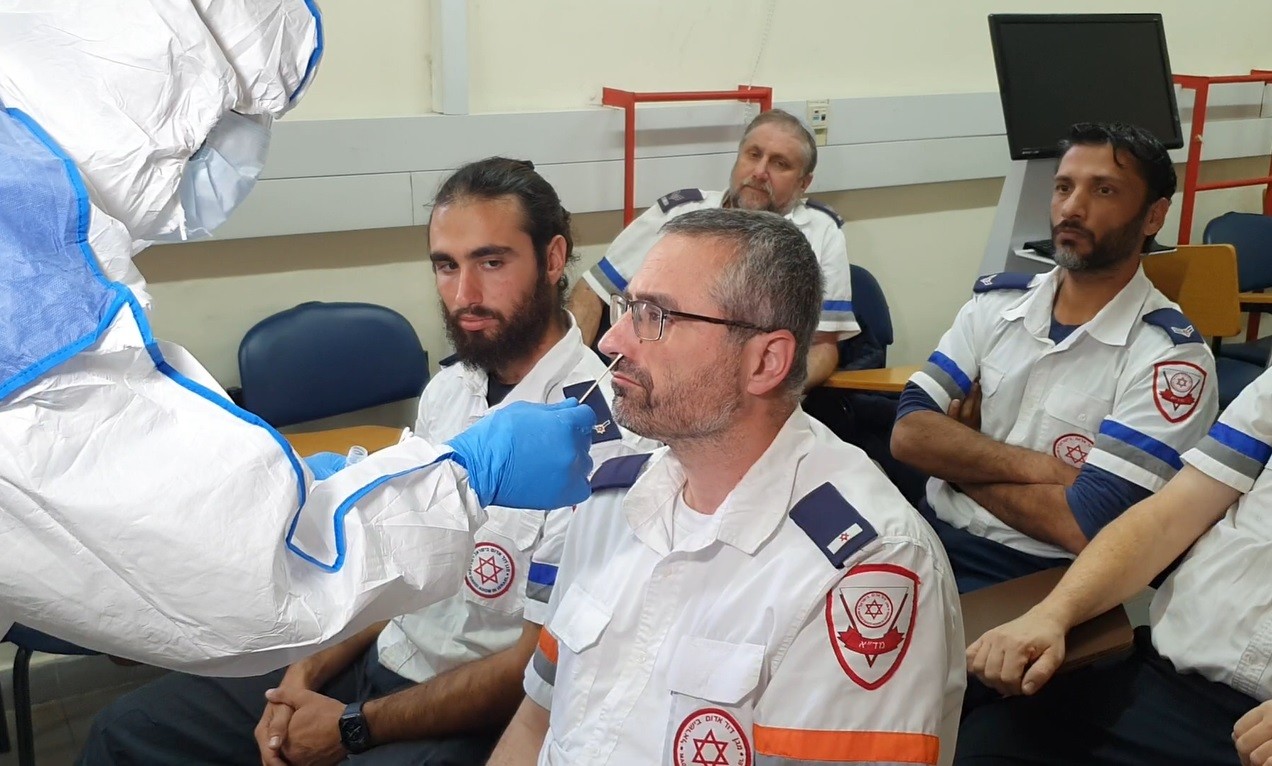 צוותי מד"א לקחו דגימות מ-834 אנשים הנמצאים בבידוד ביתי 