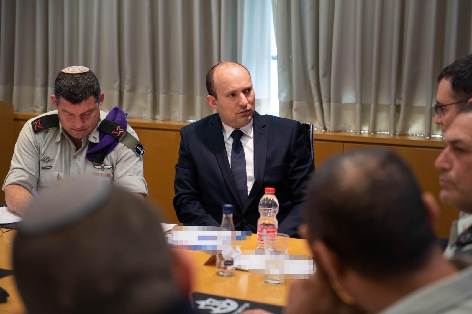 שר הביטחון נפתלי בנט קיים דיון היערכות בנושא נגיף הקורונה