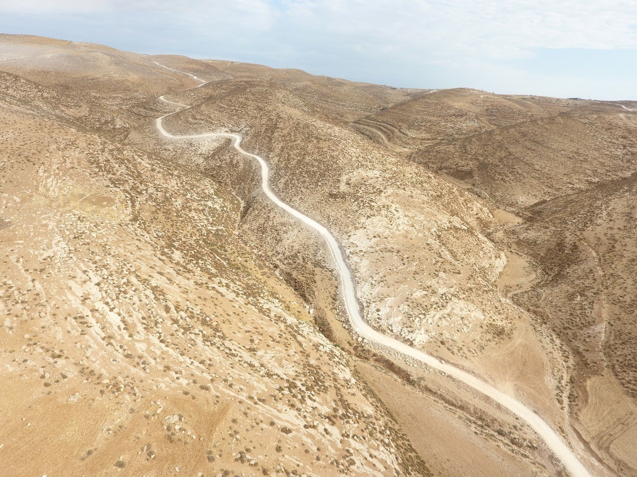 פלסטינים סללו את ציר ההברחות, המינהל האזרחי הרס