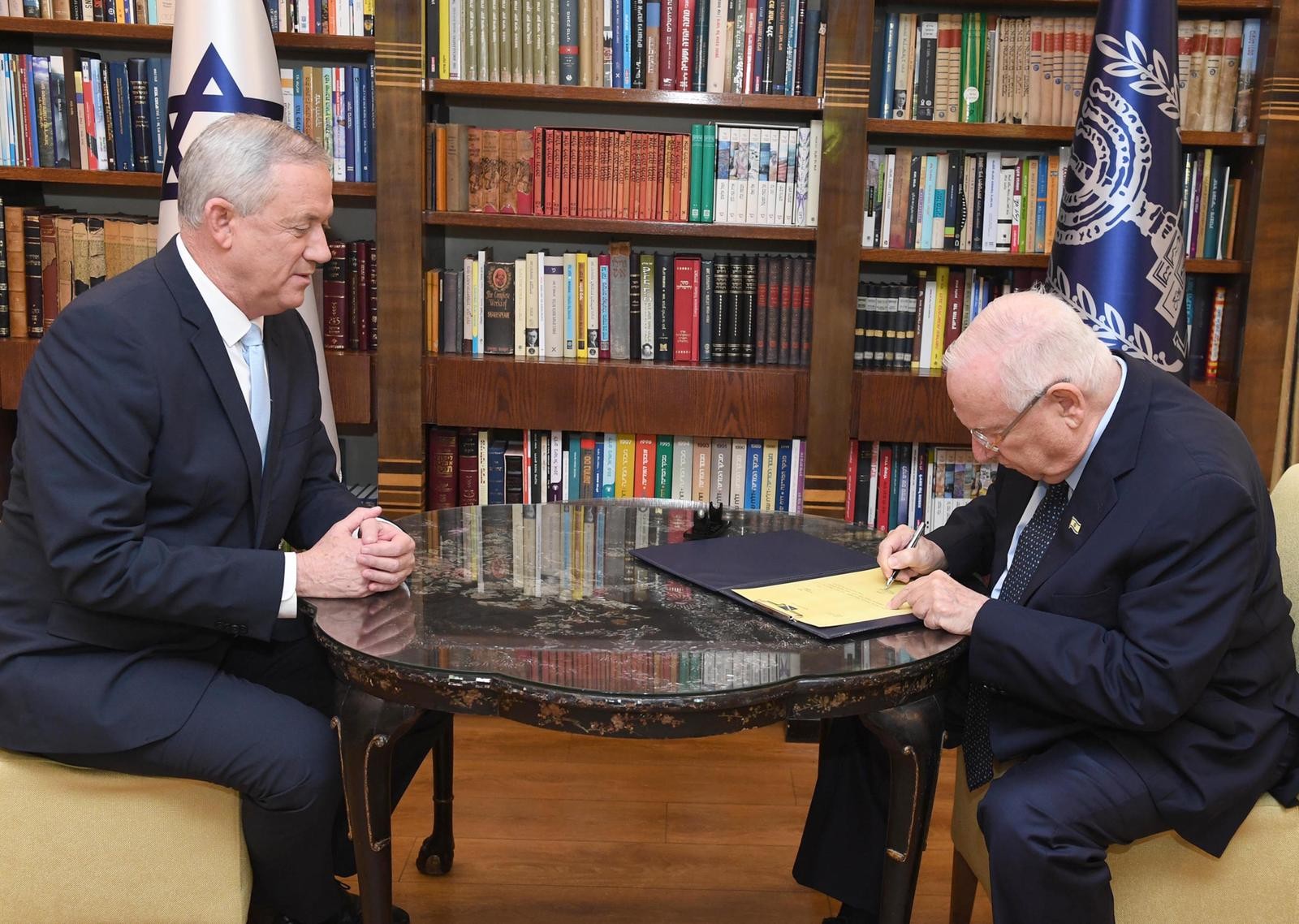 ריבלין לגנץ: "בחירות רביעיות אינן אפשריות -המפתחות להרכבת ממשלה כרגע בידיך"
