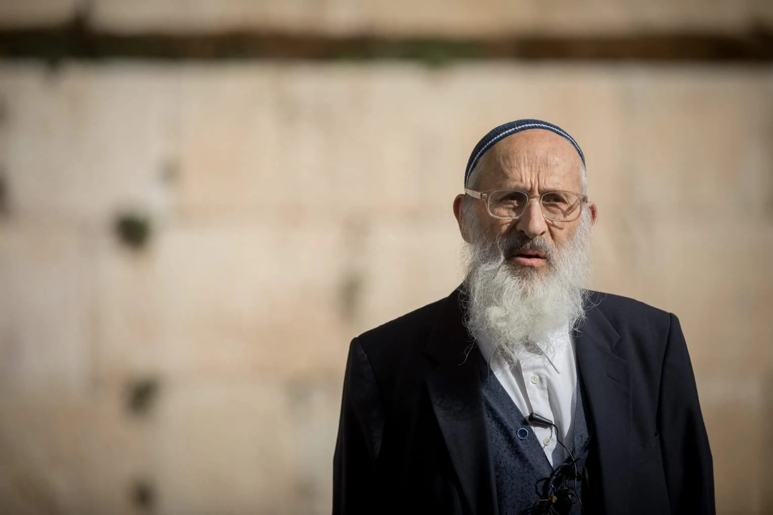 הרב אבינר עונה: מה לעשות עם כל השערוריות בכותל?