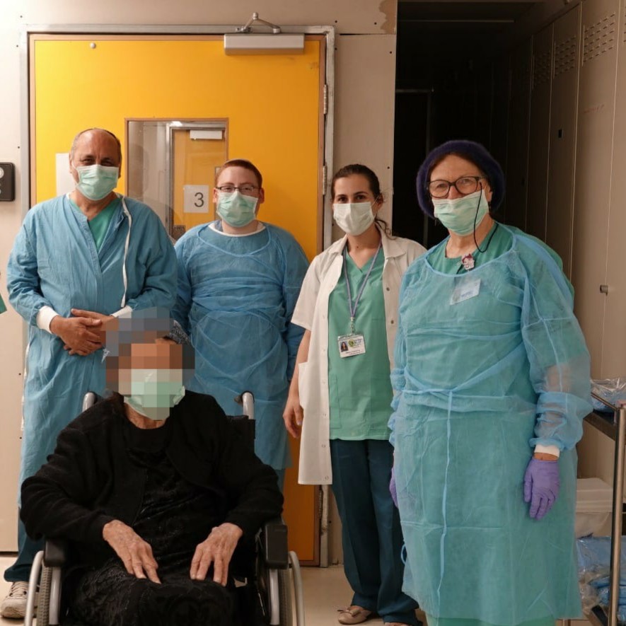 מטופלת בת 94 החלימה מקורונה בשערי צדק
