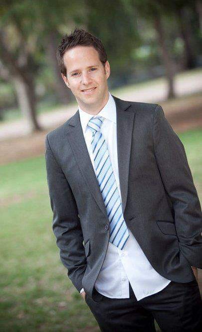 עו"ד גיא לפבר עושה סדר בחוזים מסחריים ודיני תאגידים