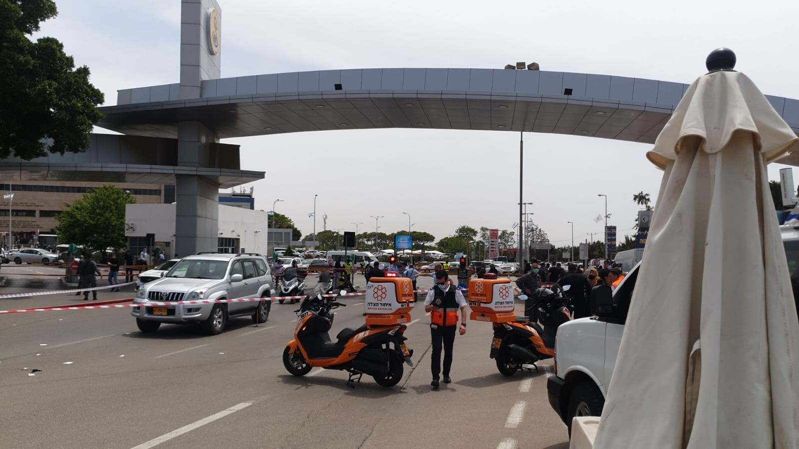 גבר כבן 40 נורה ונהרג לאחר שתקף בסכין מאבטח בתל השומר