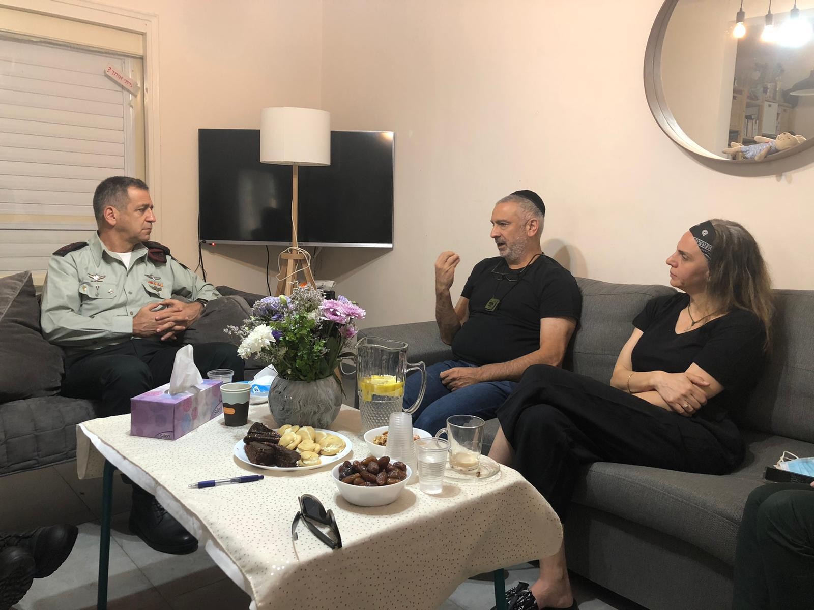 כוכבי להוריו של עמית בן יגאל ז"ל - "הטלפון על לכידת המחבל יגיע"