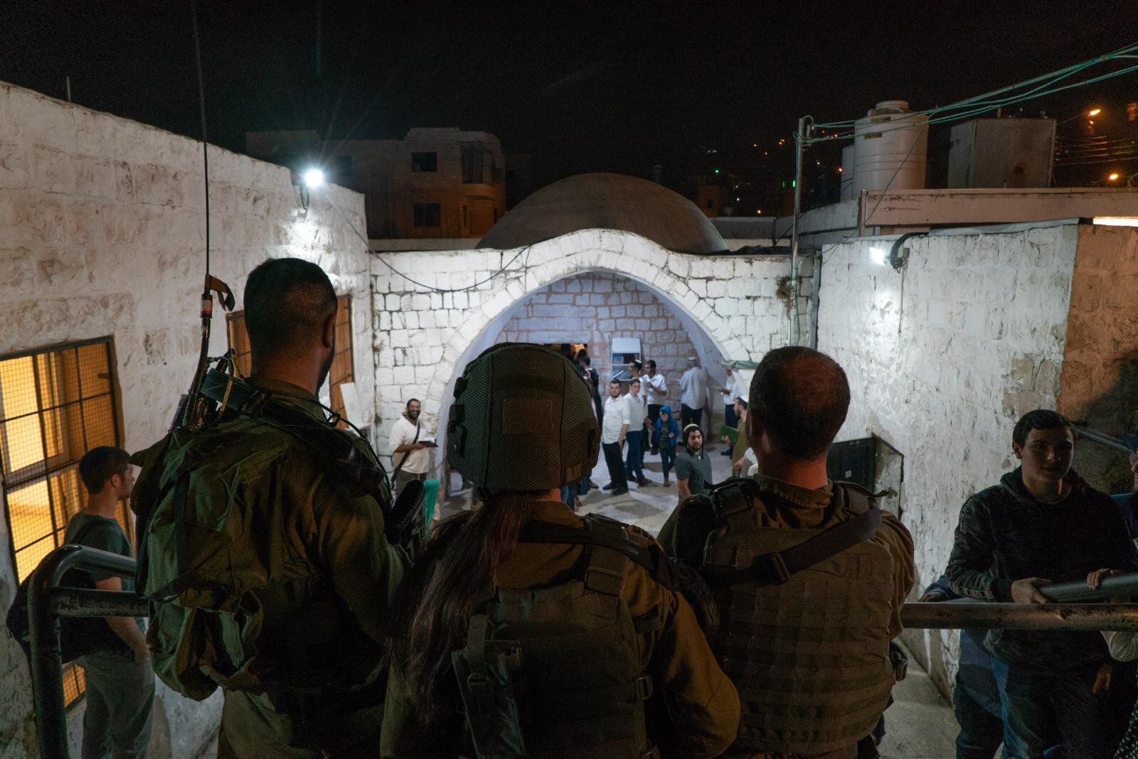 צה"ל עצר הלילה עשרה ערבים ביו"ש החשודים בטרור
