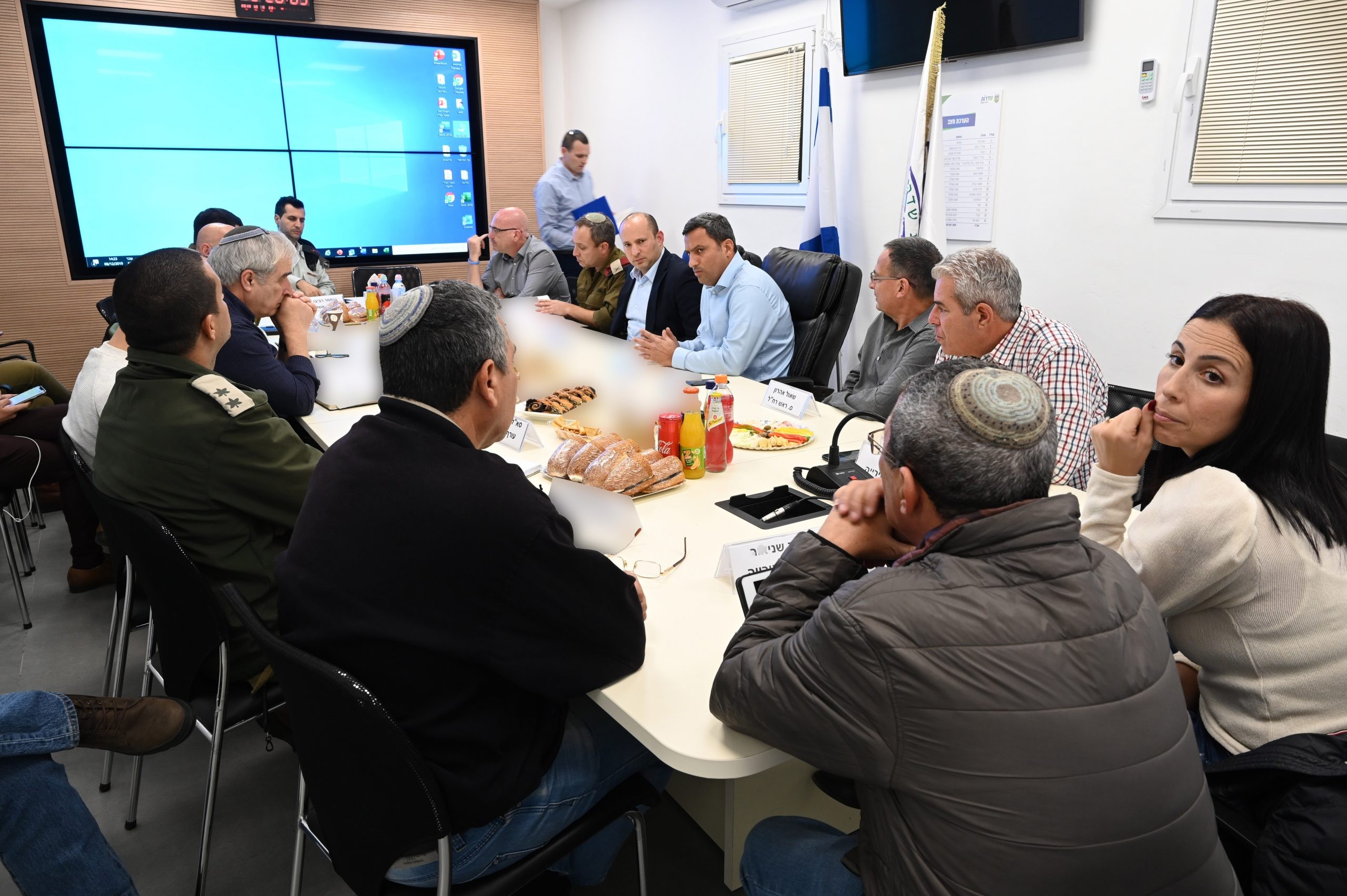 שר הביטחון: "אנחנו צריכים לעבור מתפיסה הגנתית לתפיסה התקפית"