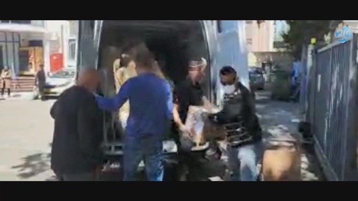 לב אחד תל אביב - האנשים הנפלאים שמחלקים אוכל למי שצריך וסגור בבית
