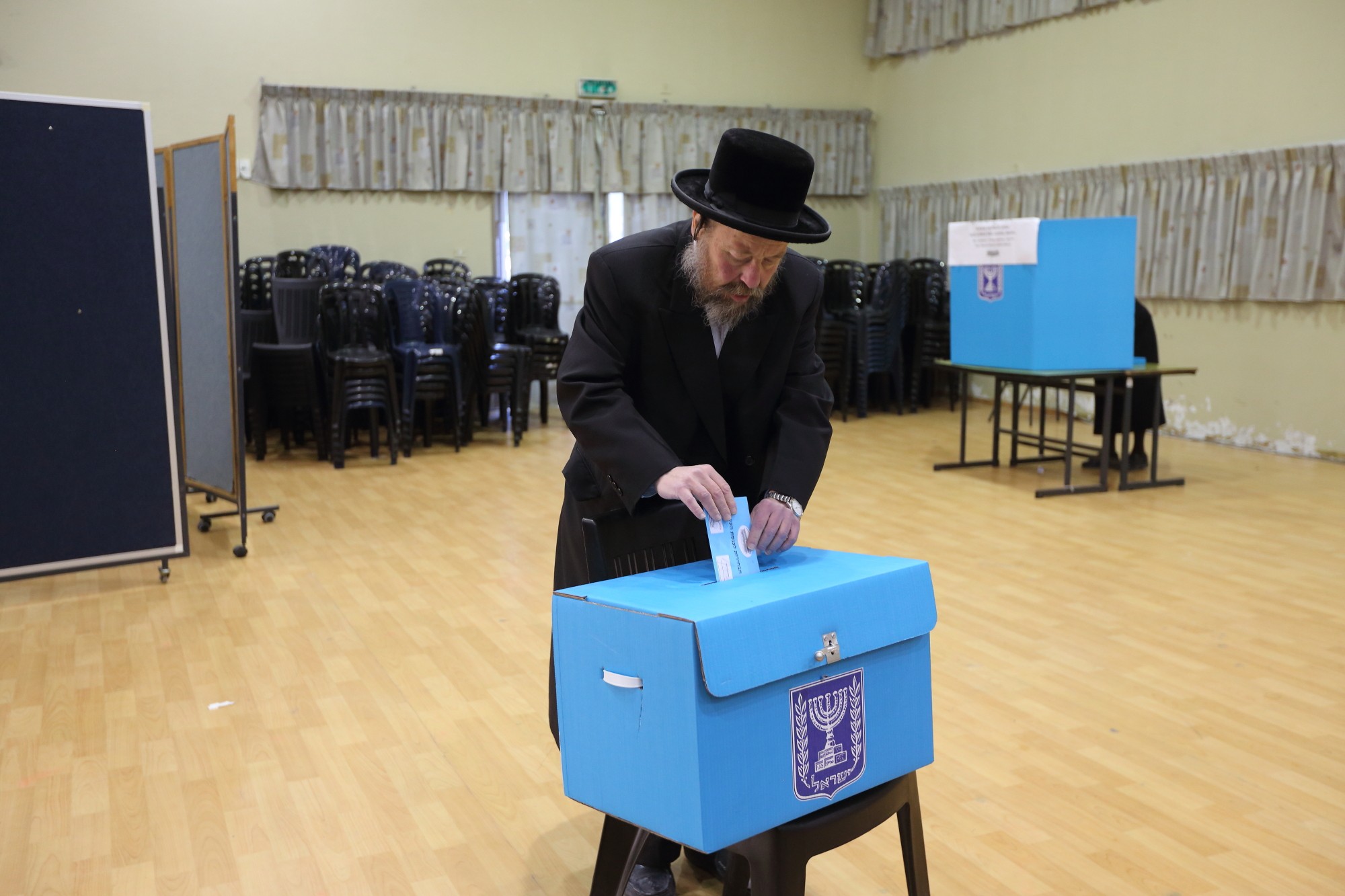 בכירים בקואליציה: נפעל לדחיית הבחירות