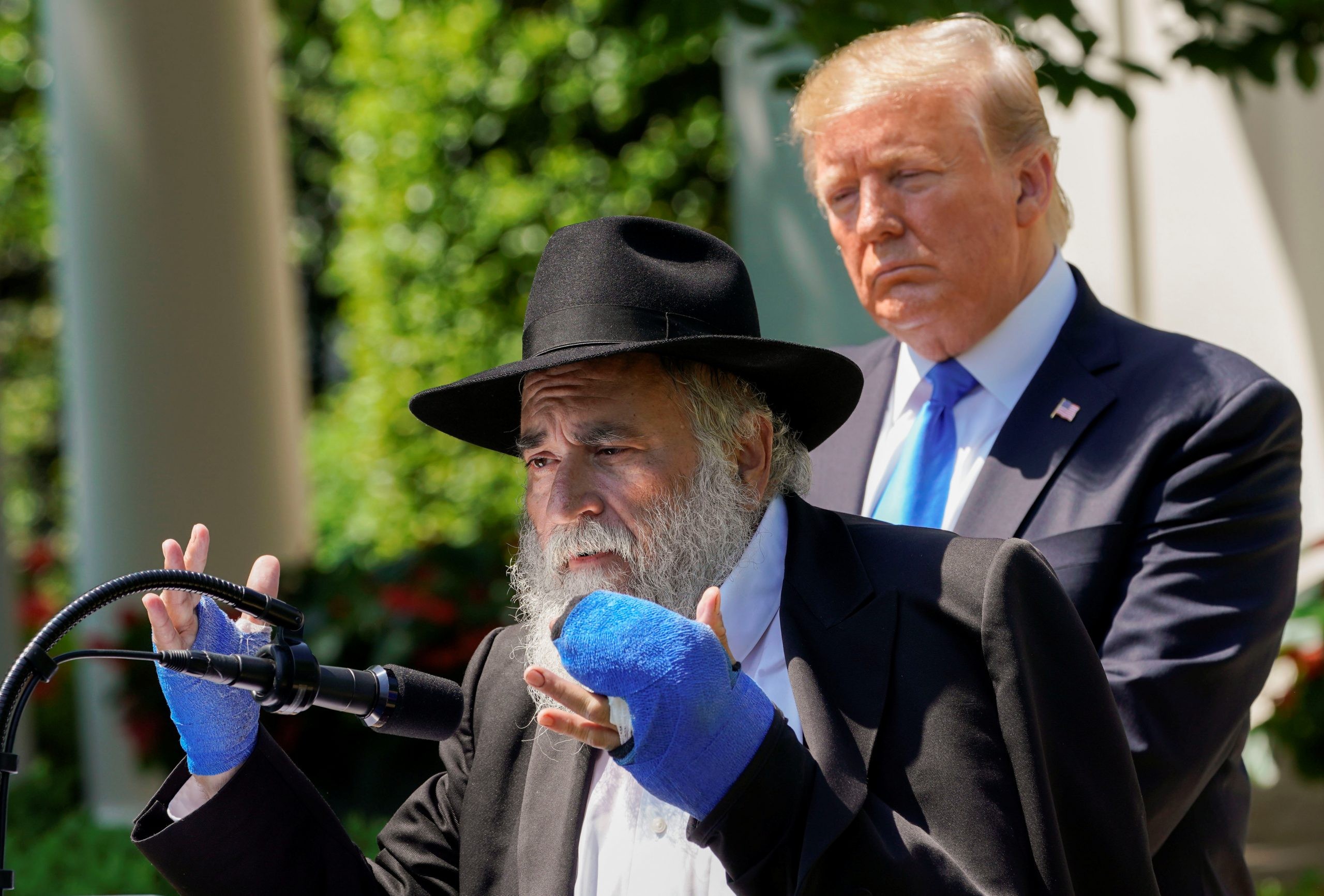 הירי בקליפורניה: טראמפ נועד עם הרב שנפצע בפיגוע