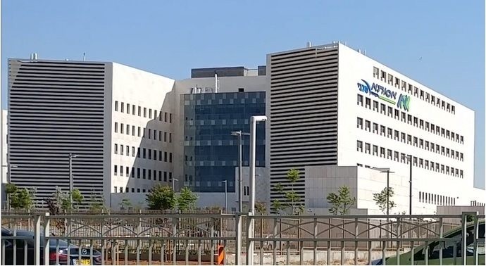 בשורות טובות: בן ה-20 שהיה מורדם ומונשם - שב להכרה