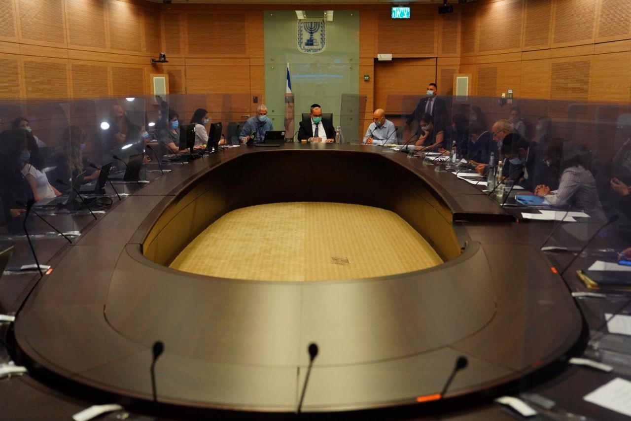 עימותים בוועדה המסדרת: "אפס, אתה צריך אישפוז" | צפו