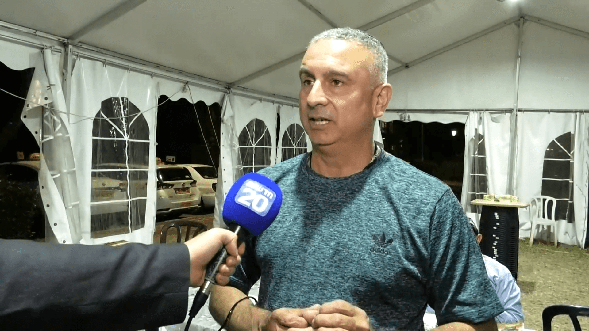 "עומד באמצע הרחוב ובוכה, לא מאמין שככה עושים לבן שלי"