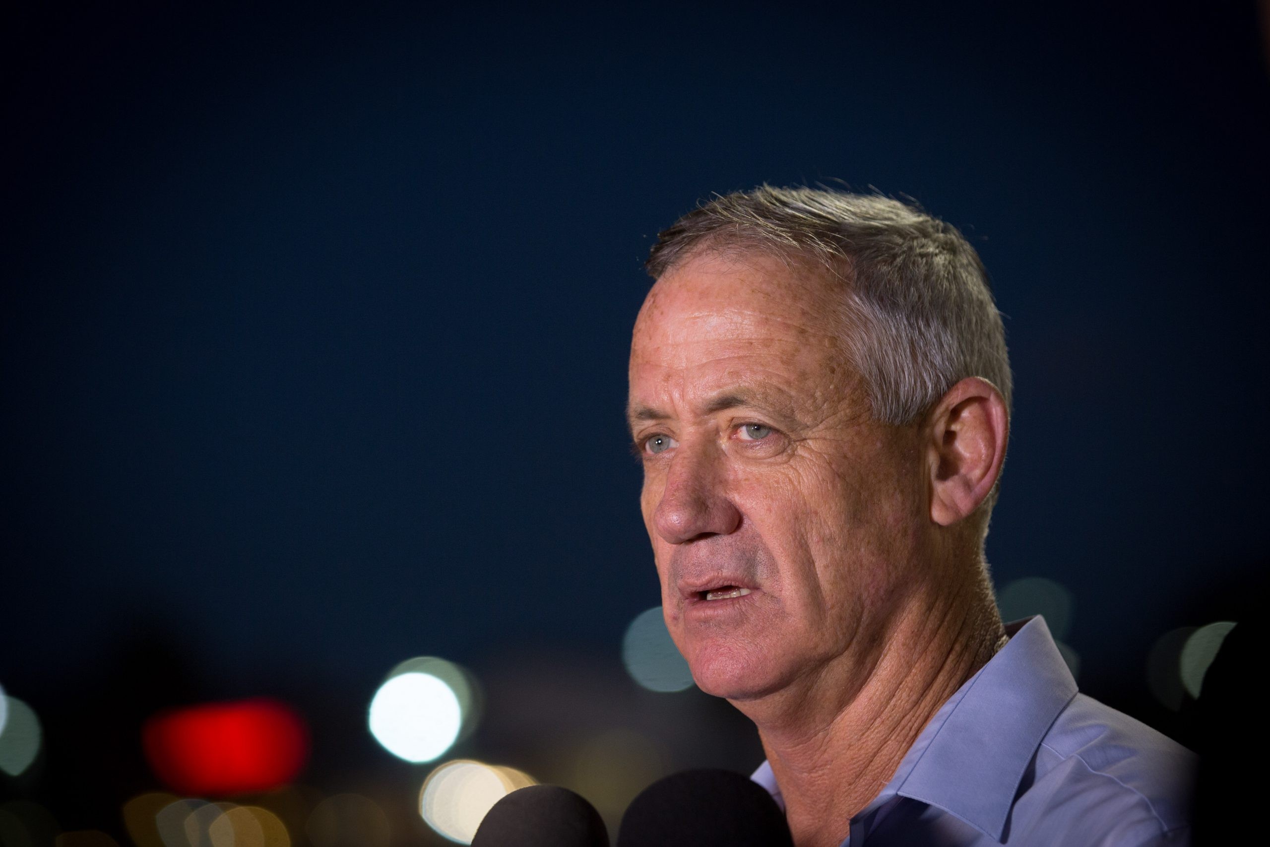 לראשונה: שר הביטחון שוחח עם השר לענייני הגנה באיחוד האמירויות